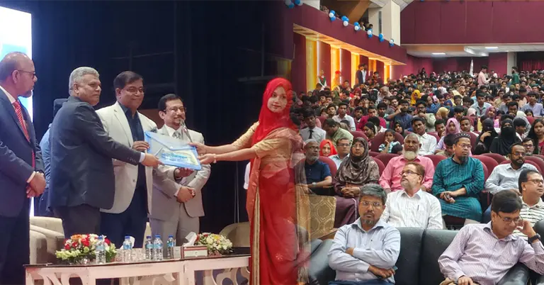রাজশাহী বিশ্ববিদ্যালয়ে বর্ণাঢ্য আয়োজনে নবীন শিক্ষার্থীদের বরণ করা হয়েছে